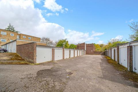 12 Woodstock Gardens, Beckenham, BR3 5BE