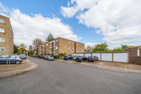 12 Woodstock Gardens, Beckenham, BR3 5BE