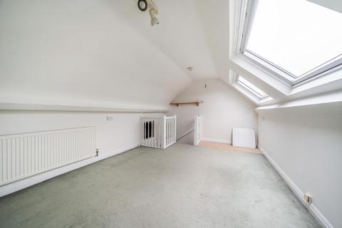 44 Lime Tree Grove, Croydon, CR0 8AW