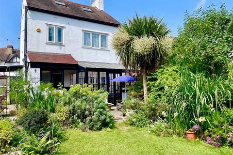 3 bedroom detached house for sale, Southbourne Grove, Westcliff-on-Sea, Essex, SS0