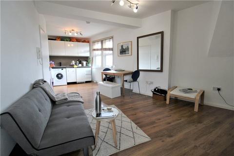 2 bedroom apartment to rent, Wimbledon Park Road, London, SW18