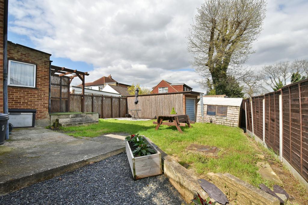 Dale Road Swanley BR8 4 bed semidetached house for sale £500,000