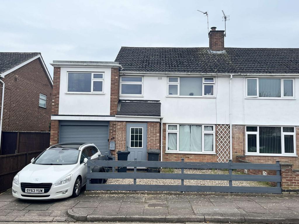 Heddington Way, Leicester 4 bed semidetached house £1,100 pcm (£254 pw)