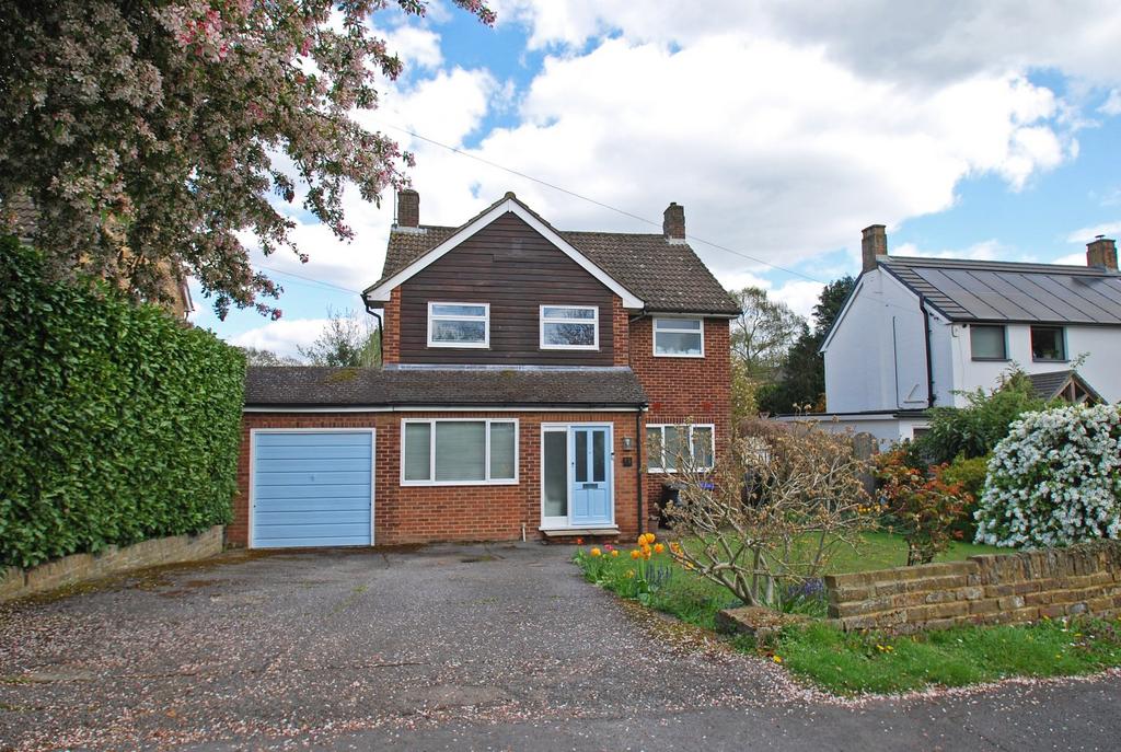 Crabtree Close, Beaconsfield, HP9 3 bed detached house for sale £950,000
