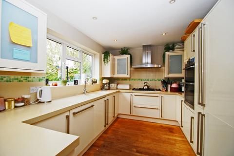 15 Crabtree Close, Beaconsfield, HP9 1UQ