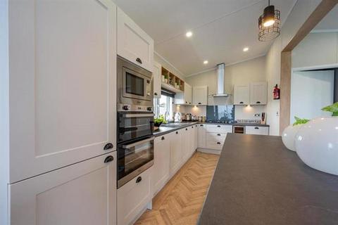 3 bedroom lodge for sale, Mill Rythe Coastal Village Hayling Island, Hampshire PO11