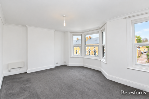 1 bedroom apartment to rent, Albert Road, RM1