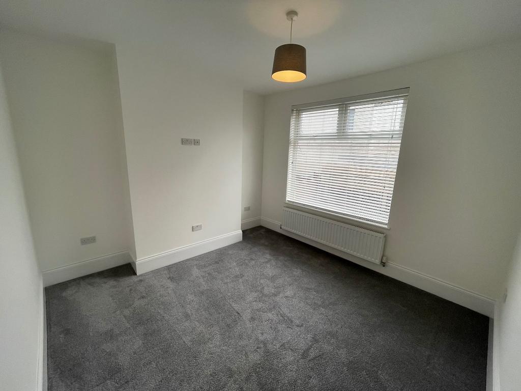 Renwick Road, Blyth. NE24 2NX 2 bed terraced house £550 pcm (£127 pw)