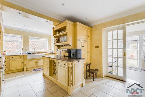 5 bedroom house for sale, Oakhurst Gardens, Walthamstow, E17