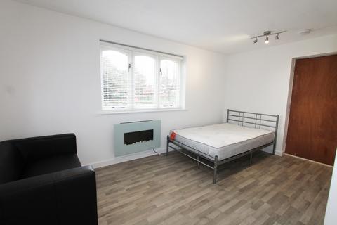Studio to rent, William Tarver Close, Warwick, CV34