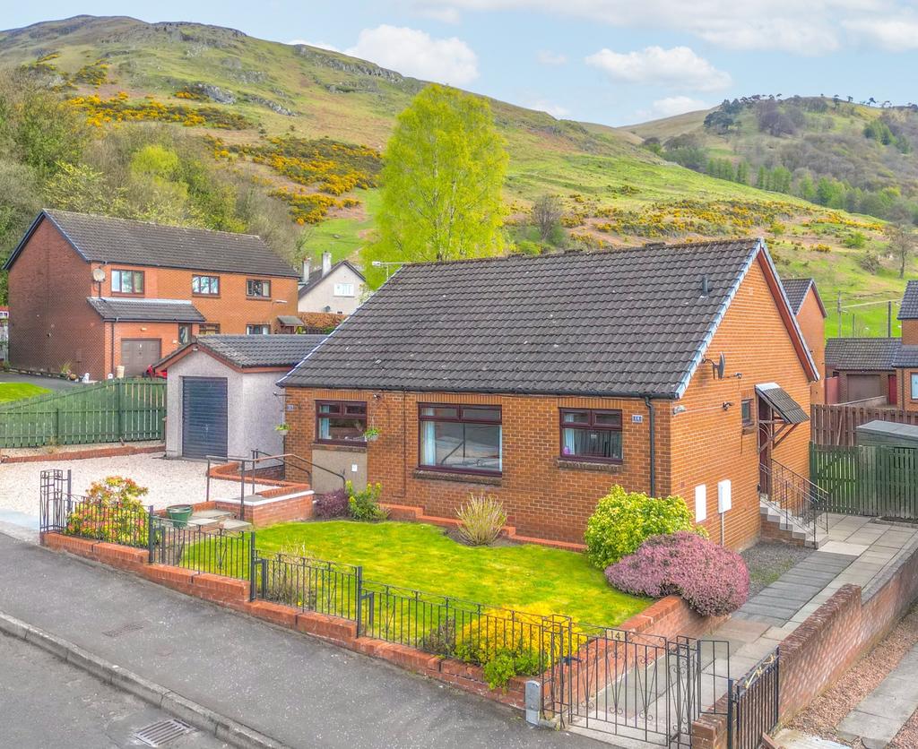 Strude Howe, Alva, Clackmannanshire, FK12 5JU 3 bed detached bungalow