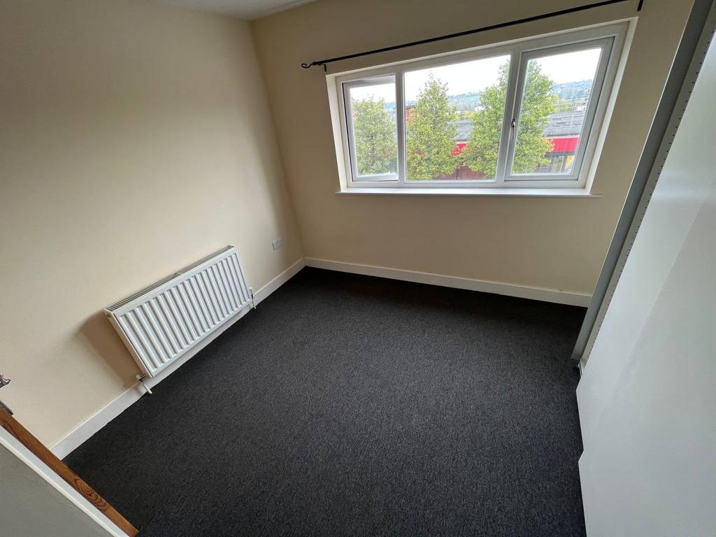 High Street, Wombwell S73 2 bed apartment £595 pcm (£137 pw)
