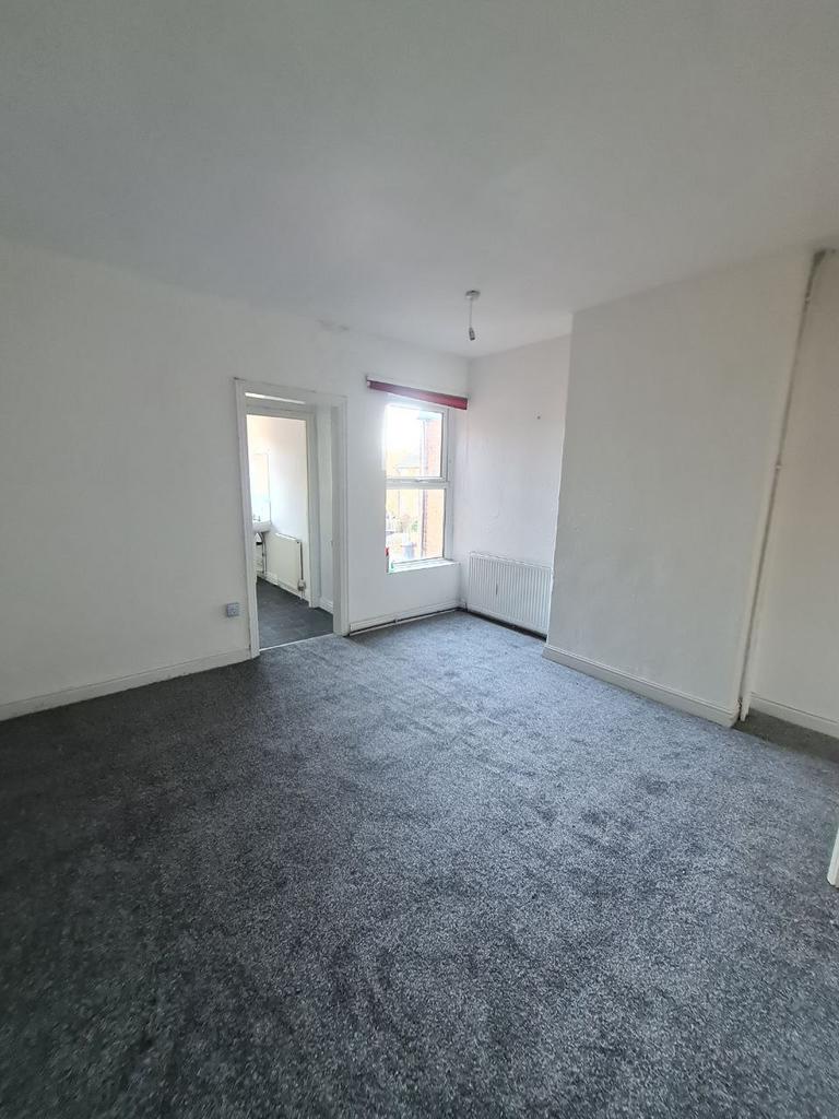 Beech Road, WathuponDearne S63 2 bed terraced house £595 pcm (£137 pw)