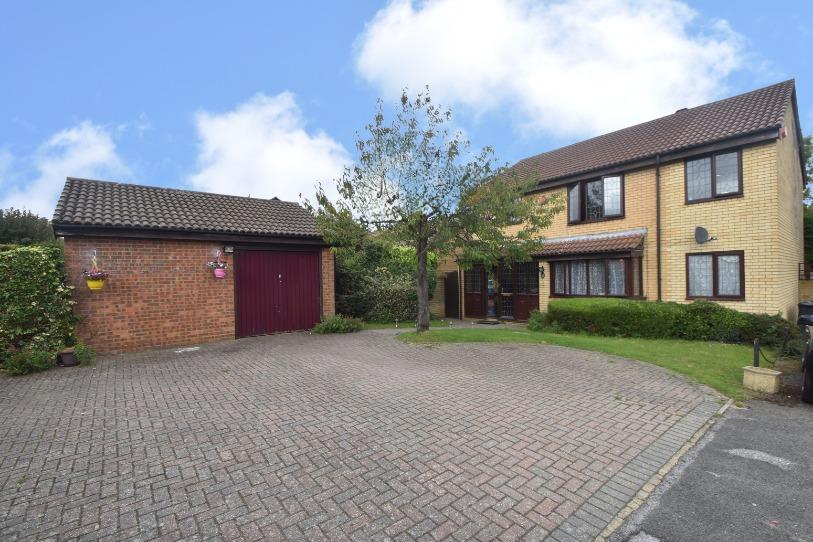 Kirby Drive, Luton, Bedfordshire, LU3... 4 bed detached house £425,000
