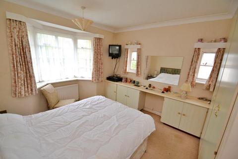 Silver-hayes Beacon Road, Broadstone, BH18 9JL