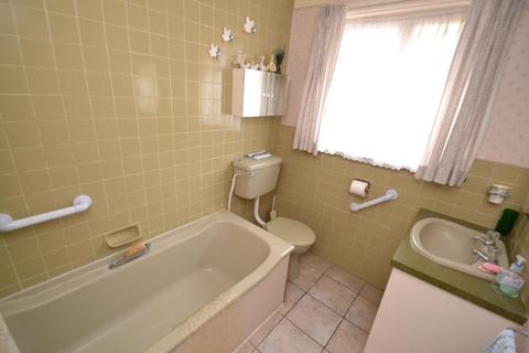 Silver-hayes Beacon Road, Broadstone, BH18 9JL