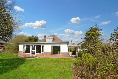 Silver-hayes Beacon Road, Broadstone, BH18 9JL