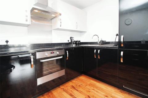 2 bedroom apartment to rent, Millfield Close, Hornchurch, RM11