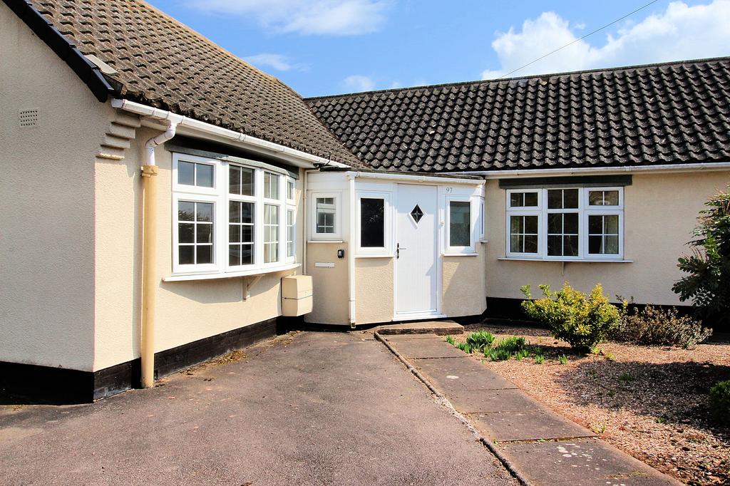 Oakcroft Avenue, Kirby Muxloe, LE9 4 bed detached bungalow for sale £