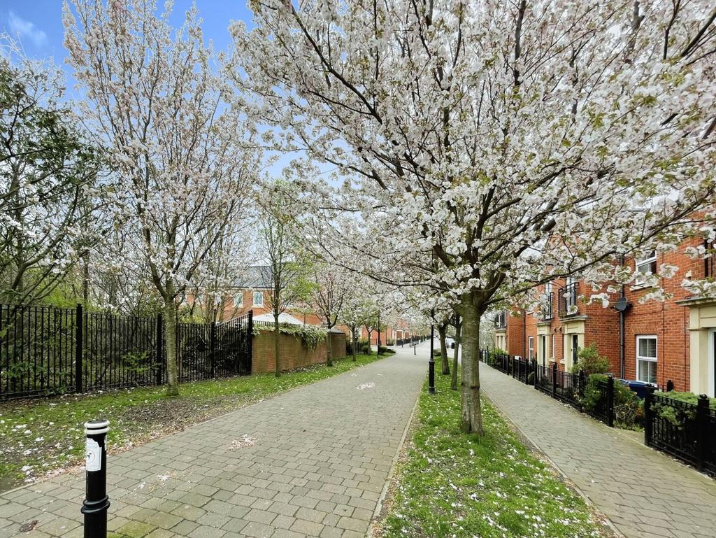 Hutton Row, Westoe Crown Village... 2 bed terraced house £77,000