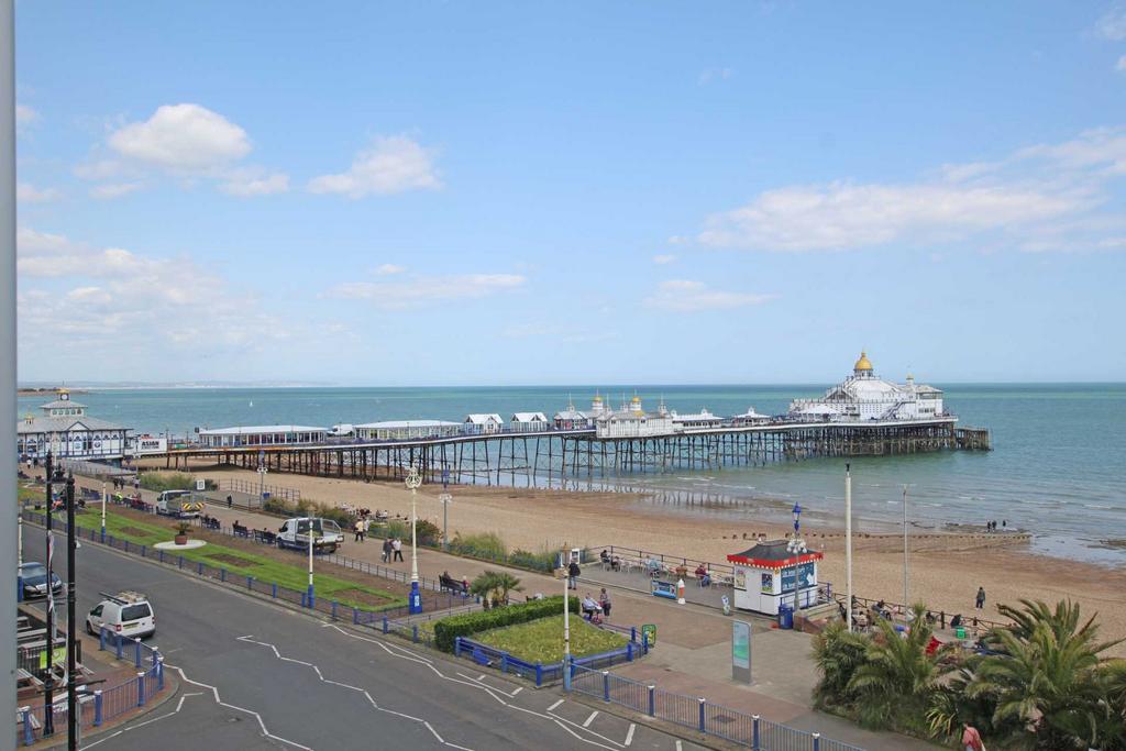 Clive Court, Grand Parade, BN21 3DD 2 bed flat for sale £350,000