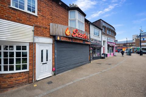 Desborough Road, Hp11
