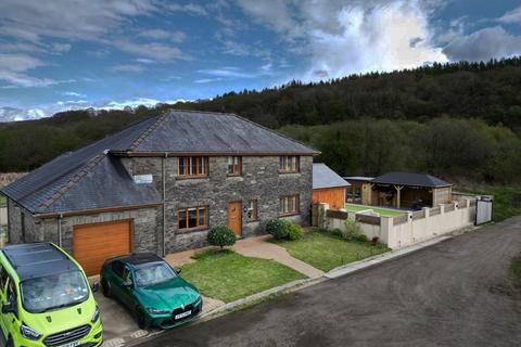 4 bedroom detached house for sale, Maes Marchog Isaf, Glynneath, Neath, Neath Port Talbot. SA11 5EZ