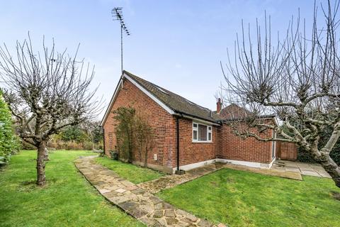 3 bedroom bungalow for sale - Mayfield Drive, Pinner, HA5