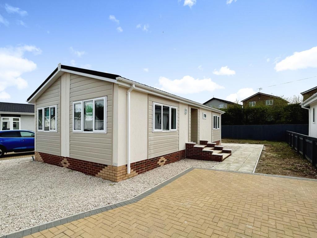 Easington Road, Hartlepool, Durham, TS24 9SJ 2 bed bungalow for sale
