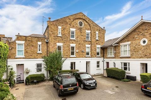 12 Palace Mews, London, SW6 7TQ