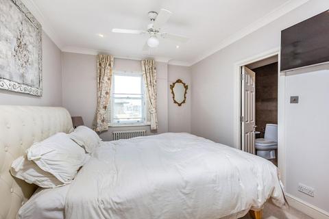 12 Palace Mews, London, SW6 7TQ