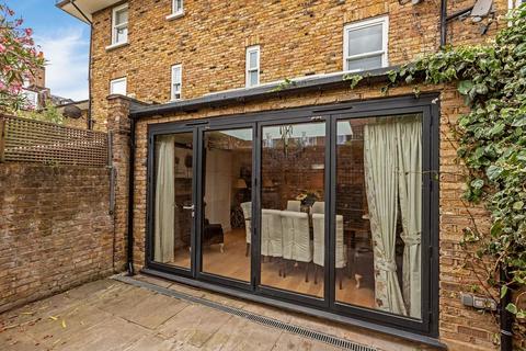 12 Palace Mews, London, SW6 7TQ