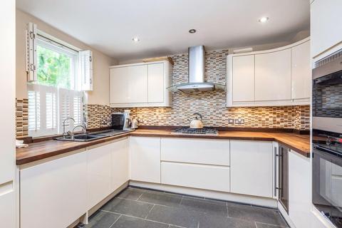 12 Palace Mews, London, SW6 7TQ