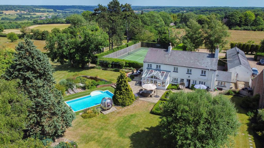 The Twist, Wigginton, Tring... 5 bed detached house £3,000,000