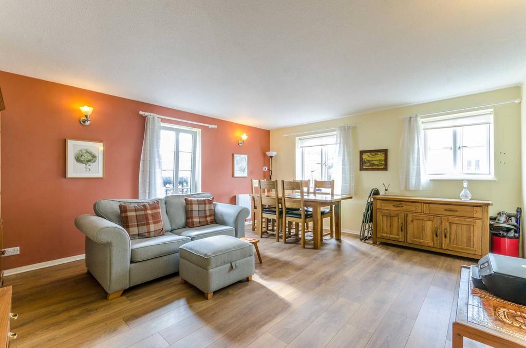 Concorde Drive, Beckton, London, E6 1 bed flat for sale £250,000