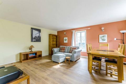 6 Concorde Drive, London, E6 5XL