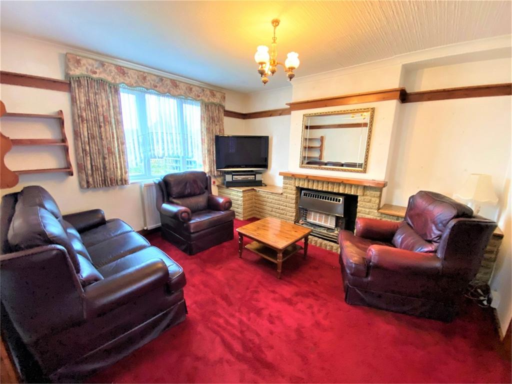 Hillingdon Road, Uxbridge 3 bed semidetached house £1,550 pcm (£358 pw)