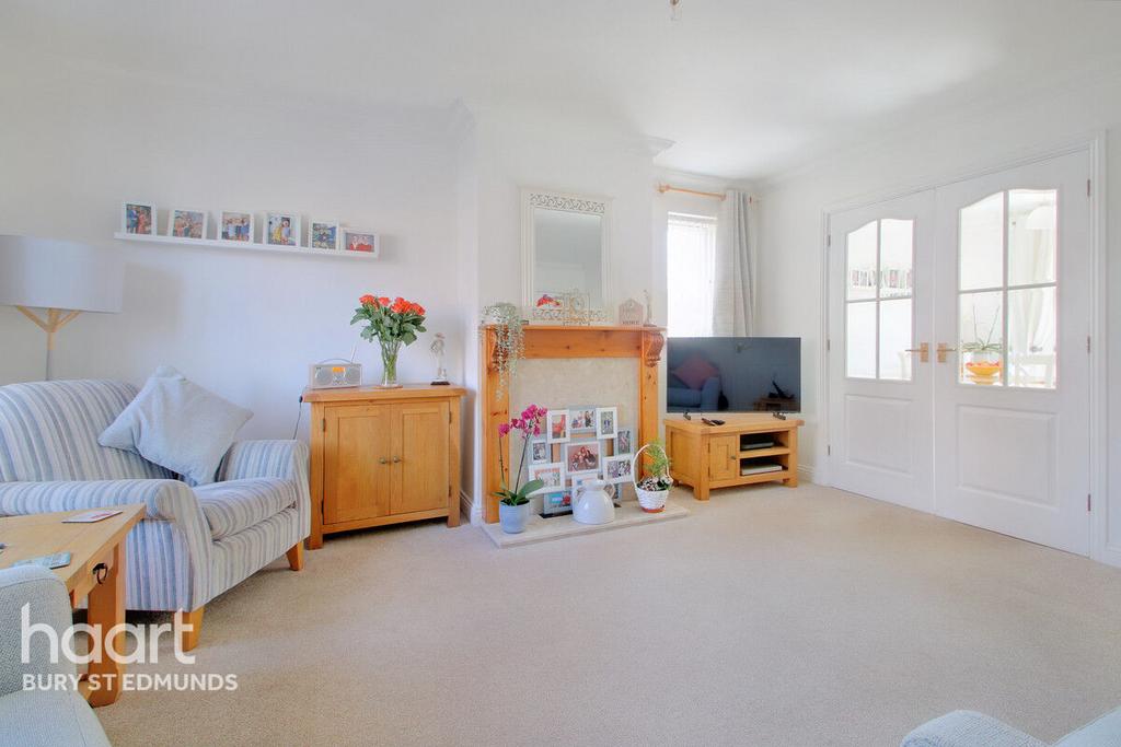 Cranesbill Drive, Bury St Edmunds 3 bed link detached house for sale £330,000