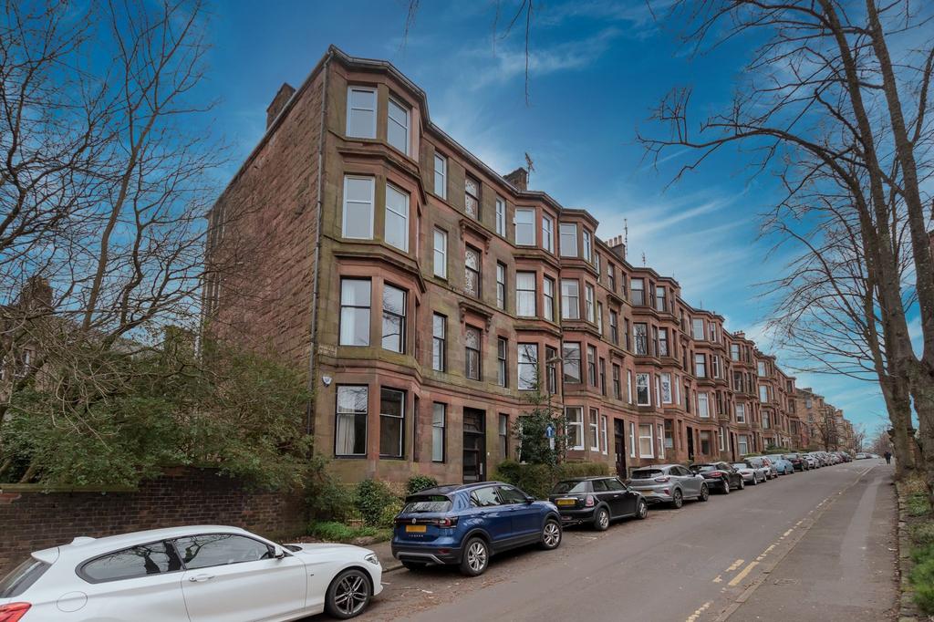 Partickhill Road, Flat 2/1... 2 bed flat £995 pcm (£230 pw)