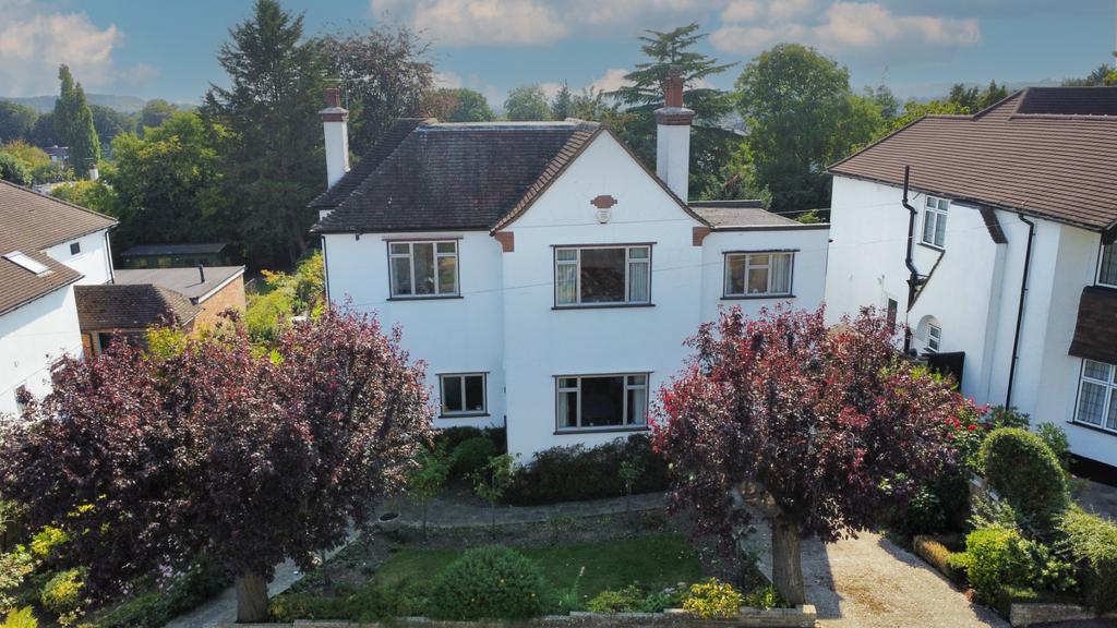 Shepherds Way, Rickmansworth... 4 bed detached house £1,000,000