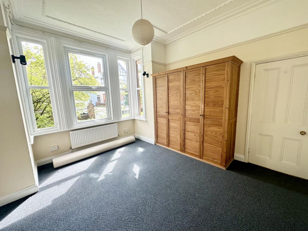 Julian Road, Folkestone, CT19 1 bed flat £825 pcm (£190 pw)
