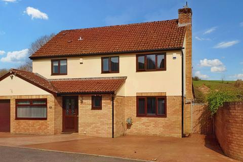 8 Castle Oak, Usk, NP15 1SG