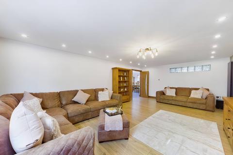 8 Castle Oak, Usk, NP15 1SG