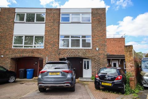 4 bedroom end of terrace house for sale, River Area, Maidenhead