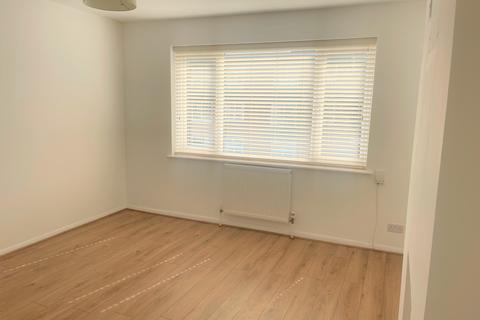 2 bedroom flat for sale - Lustrells Vale, Saltdean BN2
