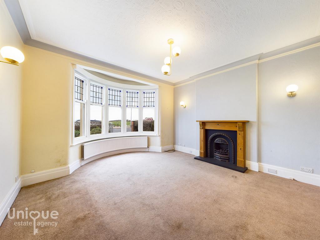 Laidleys Walk, Fleetwood, FY7 4 bed semidetached house £300,000
