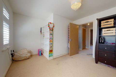 8 Hay Drive, Mitcham, CR4 3GS