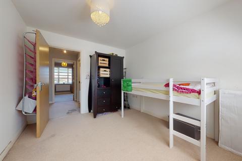 8 Hay Drive, Mitcham, CR4 3GS