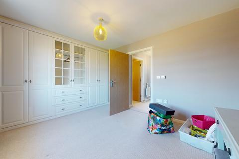 8 Hay Drive, Mitcham, CR4 3GS