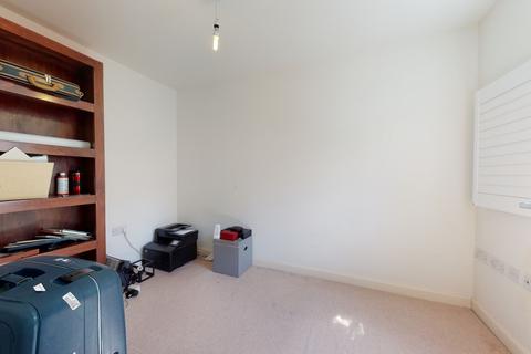 8 Hay Drive, Mitcham, CR4 3GS